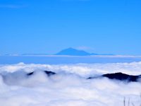 Über den Wolken. Blick vom "Roque des los Muchachos" auf La Palma nach Teneriffa und den "Teide".