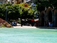 Der Plaza de Espana mit künstlicher Lagune, die sich mit den Gezeiten füllt oder leert....